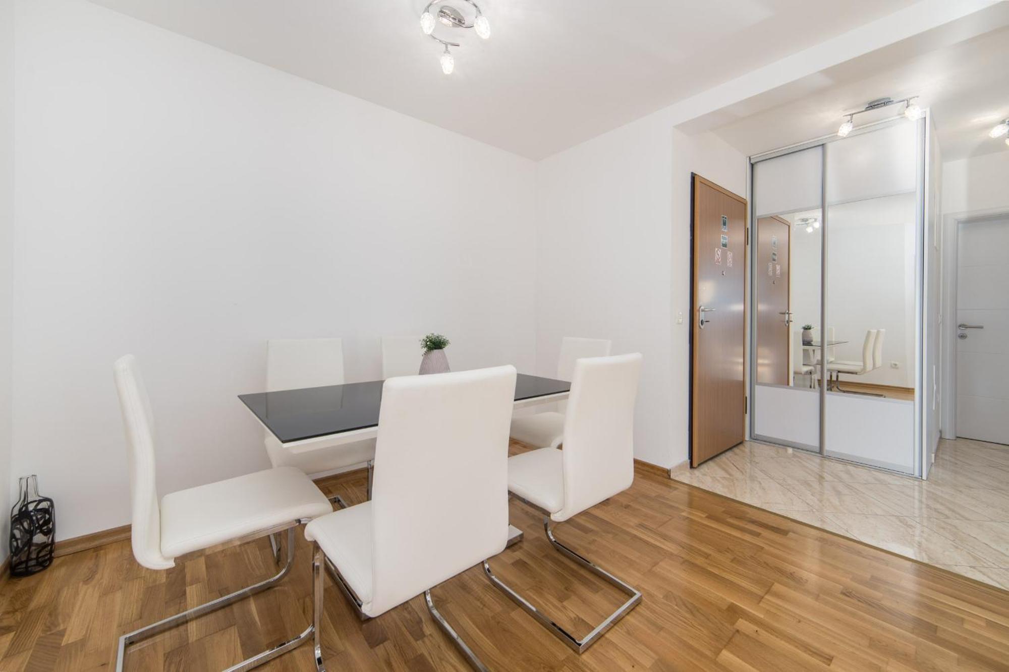 Apartments Crystal マカルスカ 部屋 写真