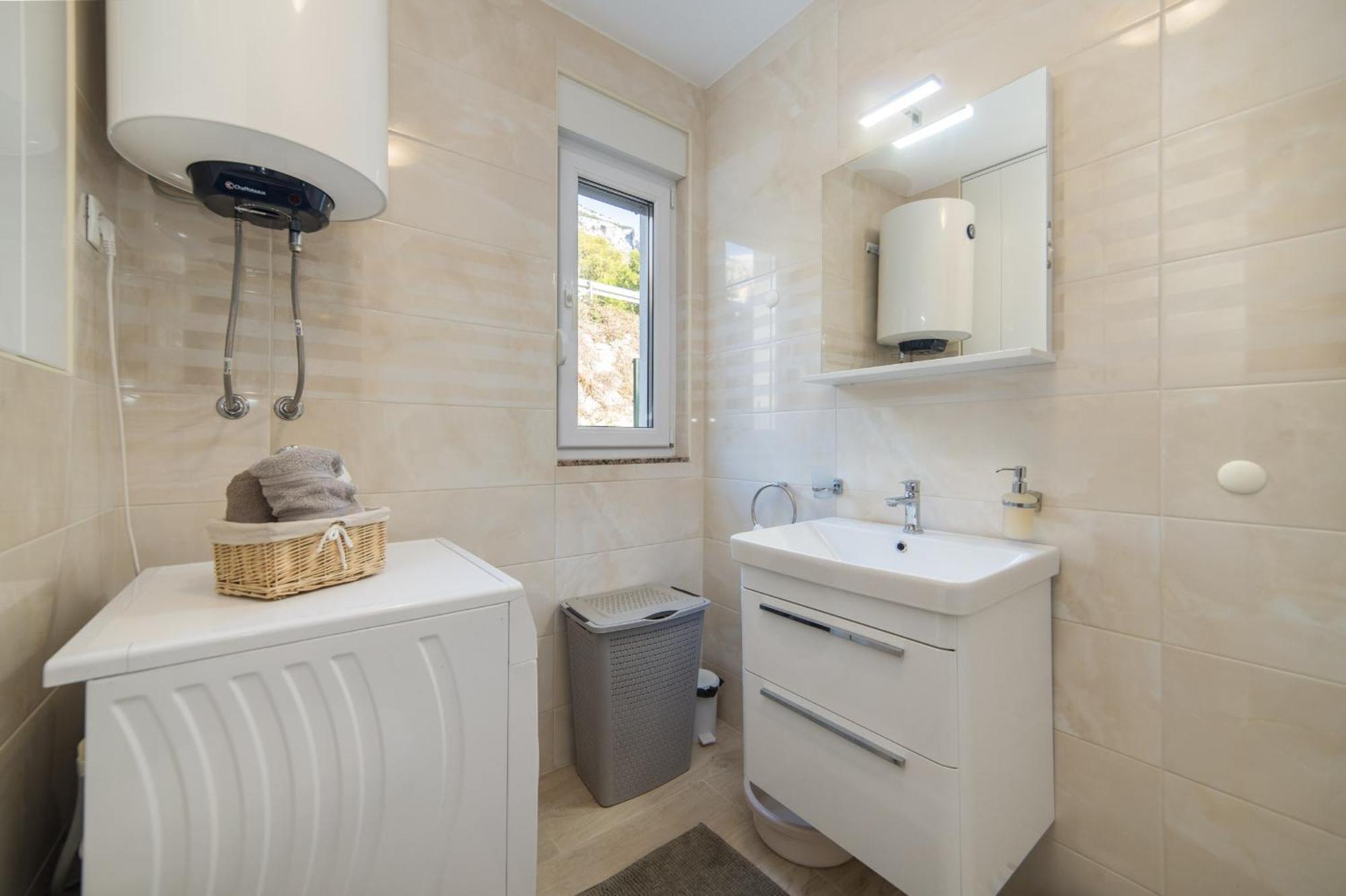 Apartments Crystal マカルスカ 部屋 写真